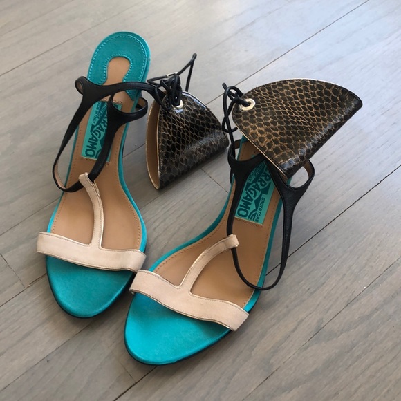 🔥Ferragamo Pegan T strap sandals size 71/2😍 - Picture 3 of 8